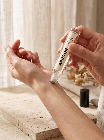 Ariston Body Roll-On hand